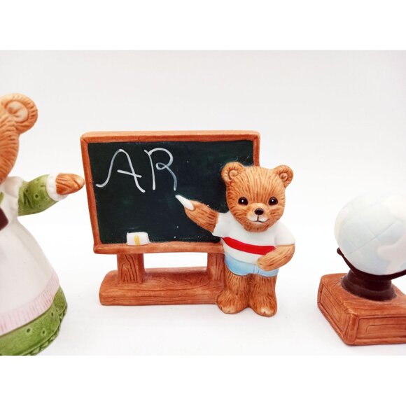 Homco Classroom Bear Figure Set Teacher Students Chalkboard Globe Desk Vintage - Picture 6 of 16